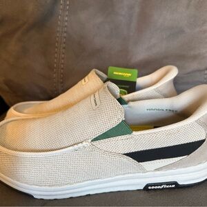 NWT Men's Size 12 John Deere Casual Beige Memory Foam Arch Slip-On Shoes